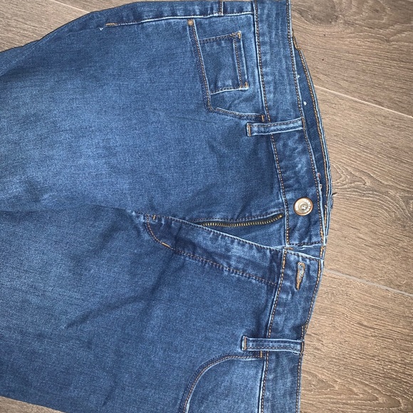 Blue jeans - Picture 2 of 2